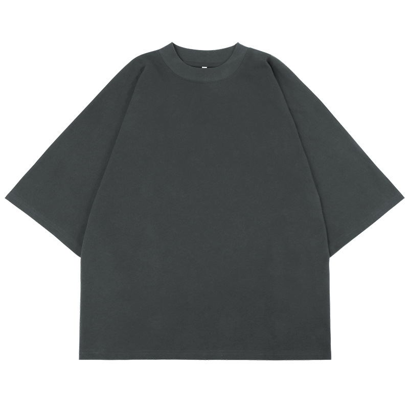 Udskrivning af almindelig overdimensioneret t-shirt